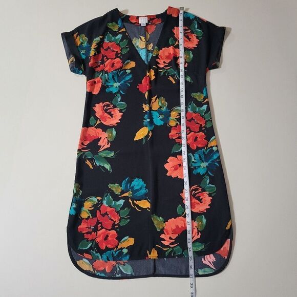 A New Day Floral Short Sleeve V-Neck Dress - Picture 7 of 16